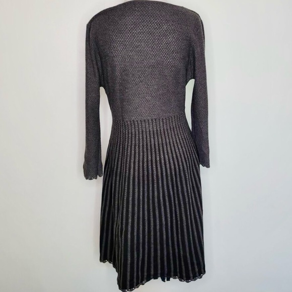 Calvin Klein Knit Gray/Charcoal Sweater Fit & Flare Pleated Dress size Medium - Picture 2 of 10